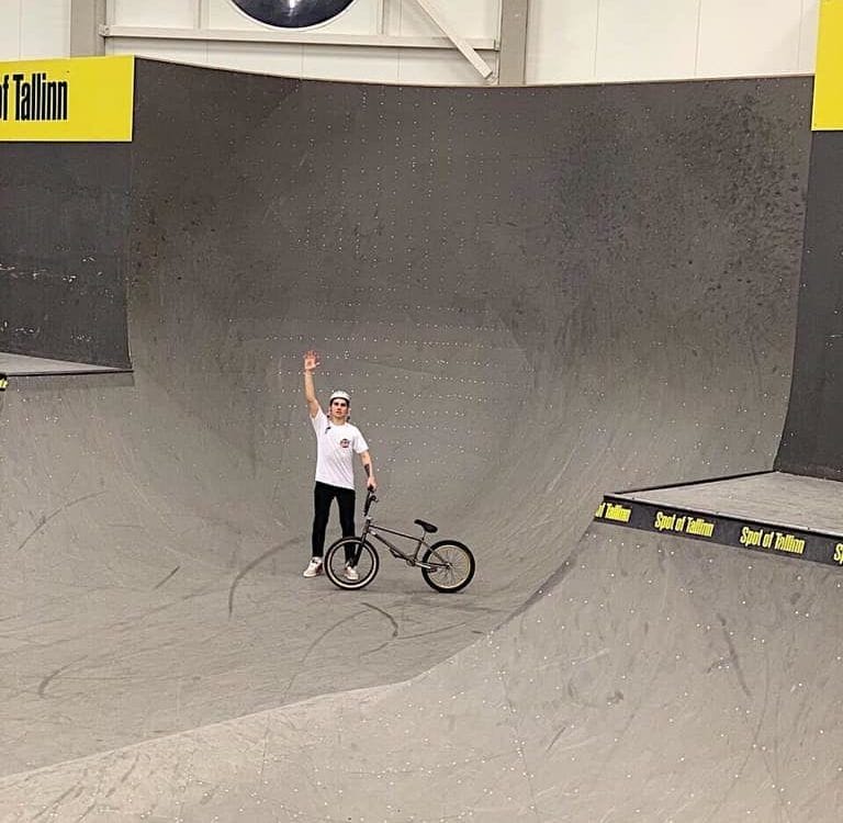 Тренери єдиної школи BMX у Києві на змаганнях в Естонії