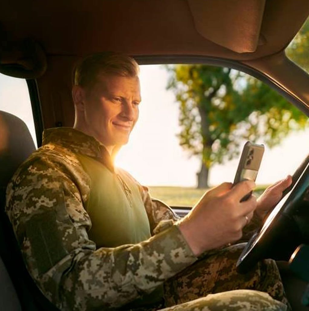 Ікспарк створив меморіал загиблим співробітникам - "ЛАВКИ ШАНИ ГЕРОЯМ"