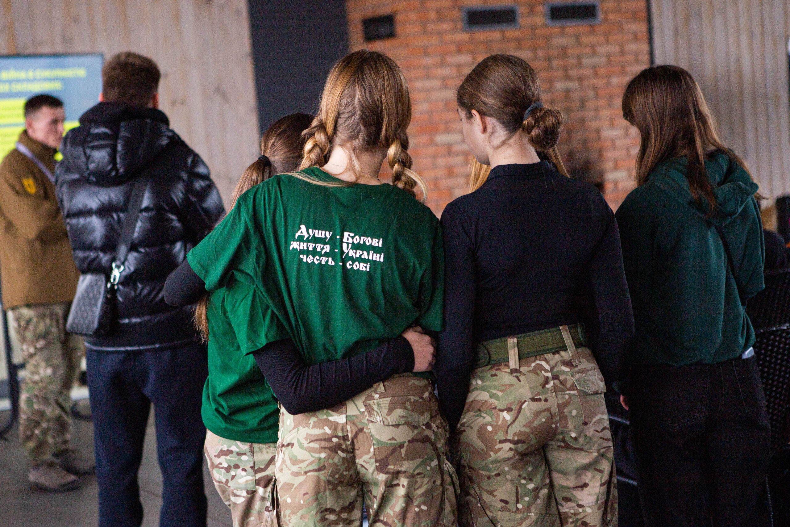 Після підступного дронно-ракетного удару ворога  по Києву молодь  зібралася готуватися до опору на дронПікнік «Муромець Нацспротив»