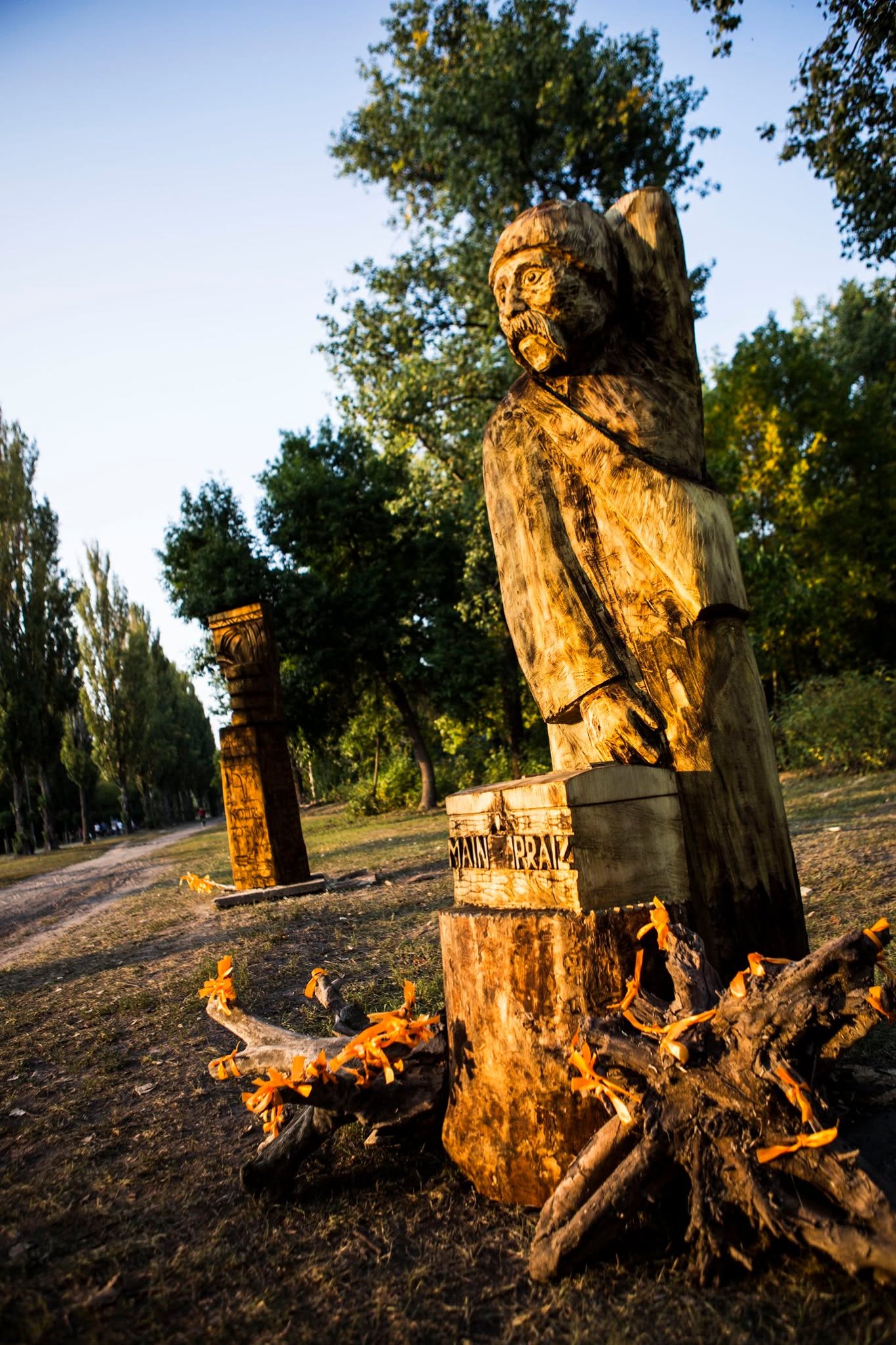 Алея дерев’яних скульптур WOOD ART FEST в Ікспарку