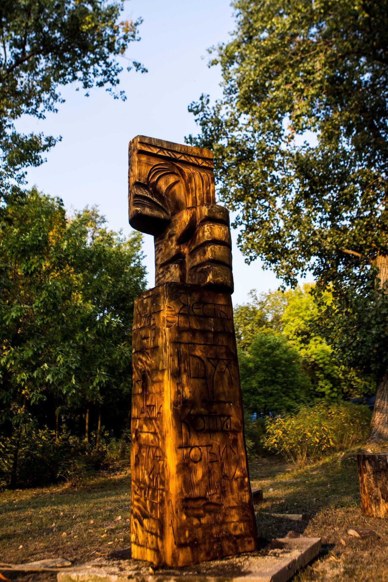 Алея дерев’яних скульптур WOOD ART FEST в Ікспарку